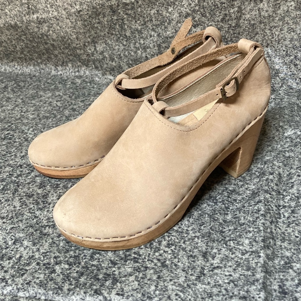 No. 6 Classic Halo Strap Clog